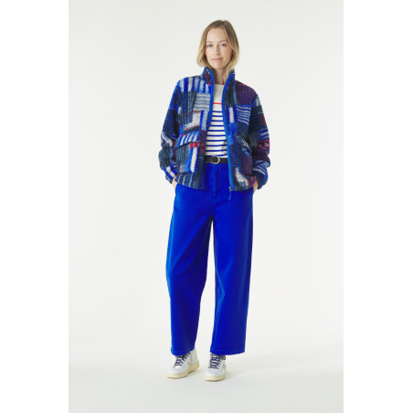 Gilet sherpa pour femme motifs multicolores fond bleu cobalt | Mousqueton