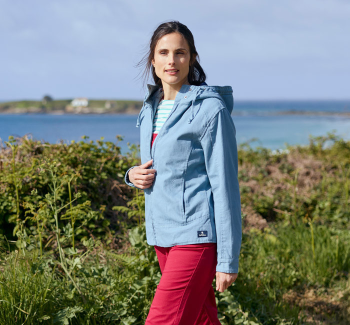 Women's summer jacket: the maritime wardrobe revisited