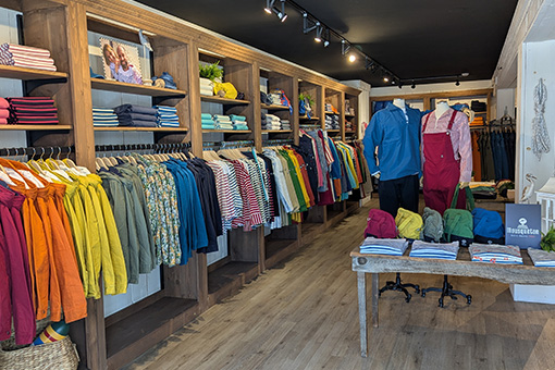 boutique Mousqueton au Canada à Magog au cœur du Quebec, vue intérieure