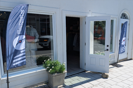 Vue extérieure de la boutique Mousqueton à Magog