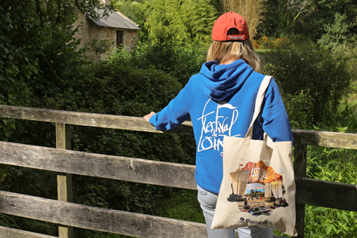 Collection Festival de Loire 2025 avec casquette, sweat et tote bag
