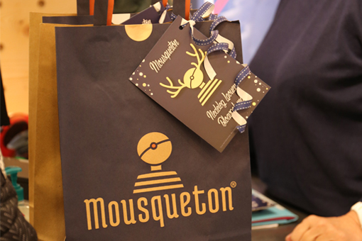 Emballage Mousqueton cadeau de Noël en boutique