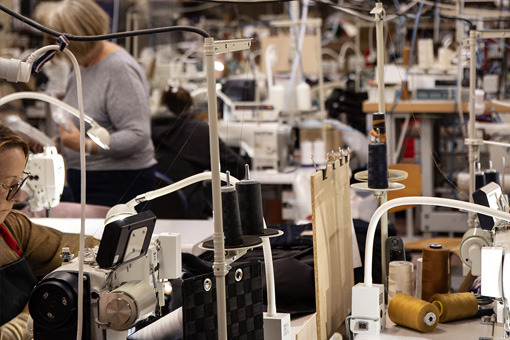 Photo de l'atelier de confection normand pour les jeans Mousqueton