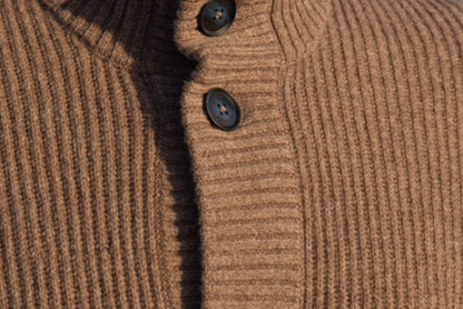 Zoom sur le tricot 100% laine Mousqueton