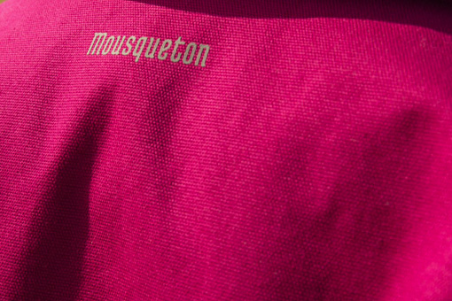 Zoom sur la toile natté de Mousqueton