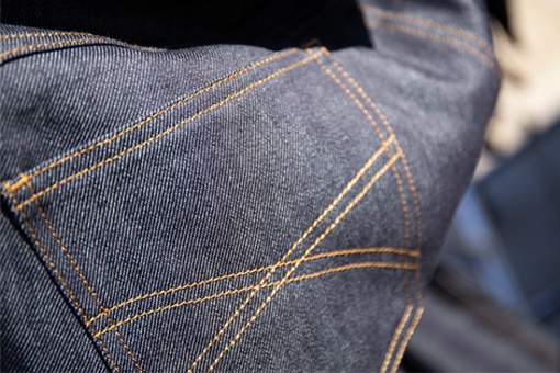 Vue détail de la toile de jean made in France Mousqueton