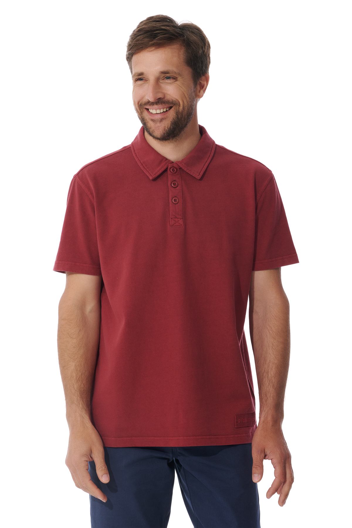 homme portant un polo manches courtes Mousqueton