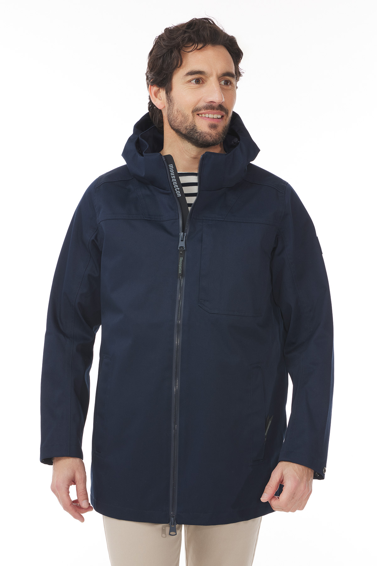 Homme portant une parka imperméable mi-saison Ardan de Mousqueton