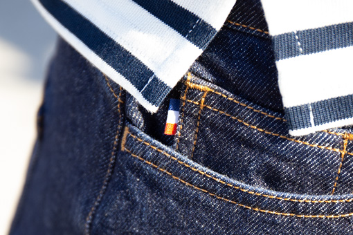 Photo du drapeau français tricolore sur le jean Soizic de Mousqueton pour femme