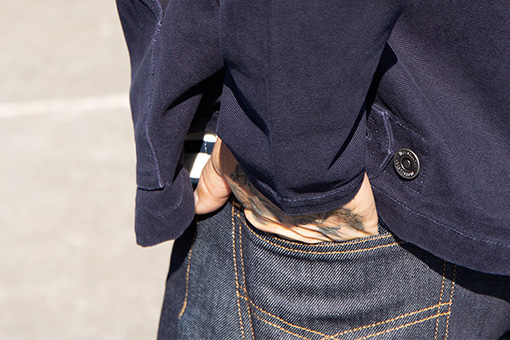 Surpiqures du jean Riwal pour homme fabriqué en France Mousqueton