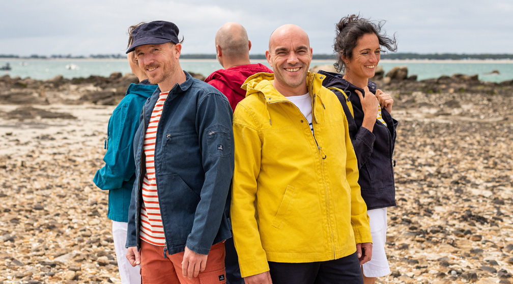 Image Quelles sont les meilleures vestes en toile ? Notre guide pour allier style marin et authenticité au quotidien