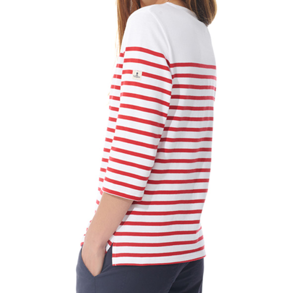 A fitted cut to flatter the feminine silhouette