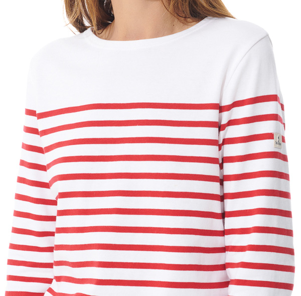 The unique charm of chili red stripes