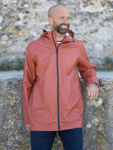 Imperméable sous la pluie !